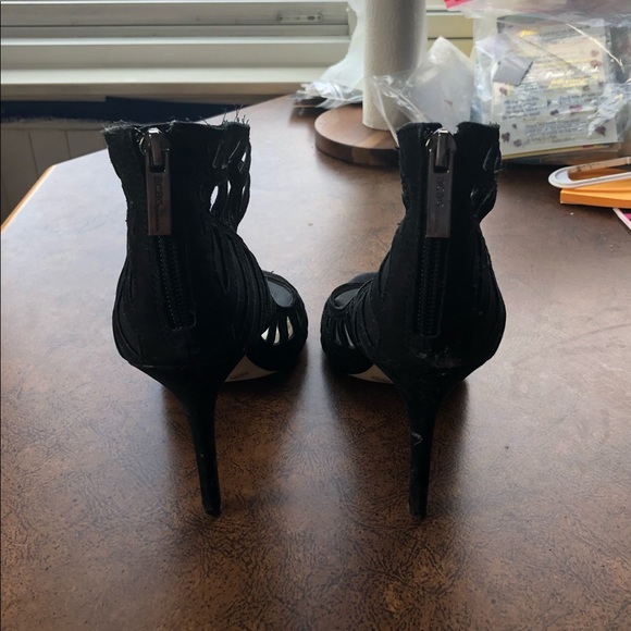 GUC Black Stencil Heels - Picture 3 of 6